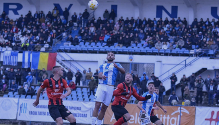 VIDEO | Corvinul - Csikszereda 1-1. Ciucanii rămân lideri detaşaţi în Liga 2 şi după derby