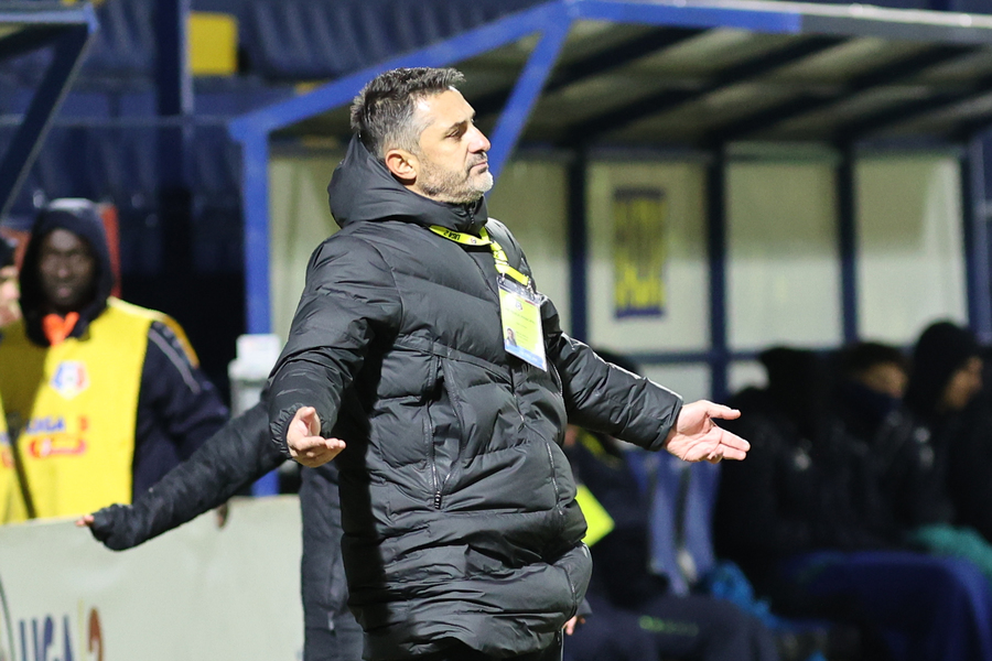 OFICIAL | Formaţia antrenată de Claudiu Niculescu a făcut transferul! Atacantul a trecut pe la Valencia şi Villarreal 