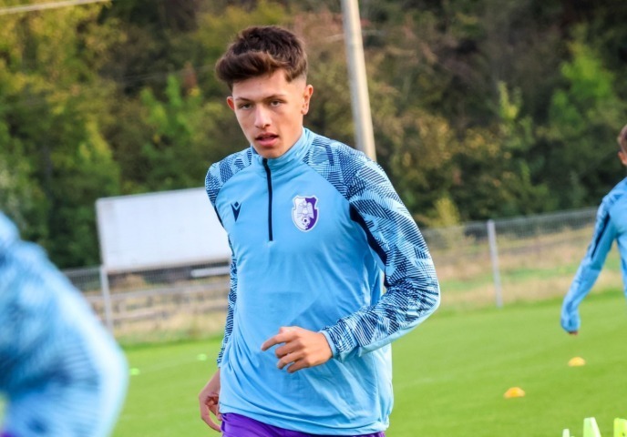 Fiul lui Nicolae Dică a semnat cu o echipă importantă din Liga 2