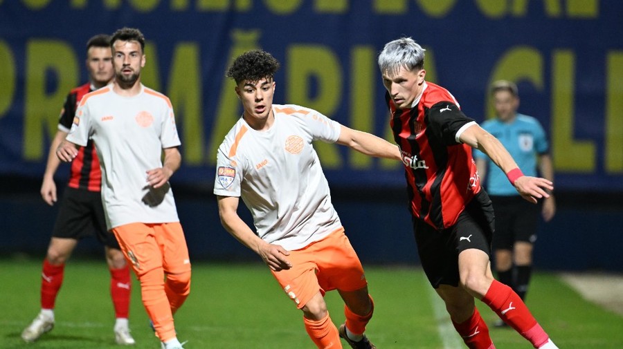 VIDEO | ACSM Reşiţa - Metaloglobus 1-1. S-a cam terminat bătălia pentru promovarea directă
