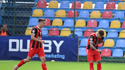VIDEO | CSM Reşiţa – Metalul Buzău 2-0. Gazdele câştigă şi se apropie la doar un punct de poziţia secundă din Liga 2