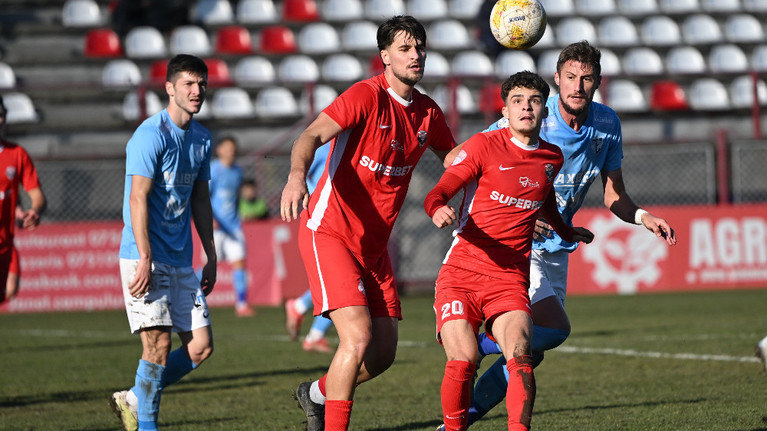 Un club din Liga 2 ce părea în colaps şi-a revenit miraculos! Antrenor nou, transferuri şi cantonament în străinătate