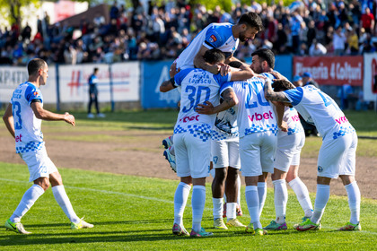 Primul transfer pentru Superliga reuşit de Corvinul! Şi-au asigurat serviciile unui fotbalist experimentat ce a cucerit titlul