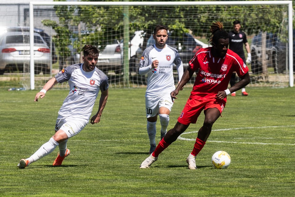 //i0.1616.ro/media/581/3142/38110/22446744/2/cs-dinamo-bucuresti-csc-1599-selimbar-baraj-evitarea-retrogradarii-din-liga-2-casa-pariurilor-16-05-2026.jpg