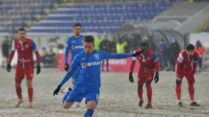 VIDEO | Oltenii mai tari pe viscol! FC Botoşani - Universitatea Craiova 0-1. Ouzounidis debutează cu dreptul, graţie unui gol marcat în startul partidei