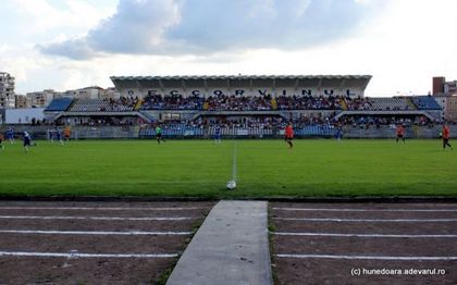 Meciul CS Hunedoara - FCSB, afectat de restricţii Covid! Câţi spectatori vor avea acces în tribune 