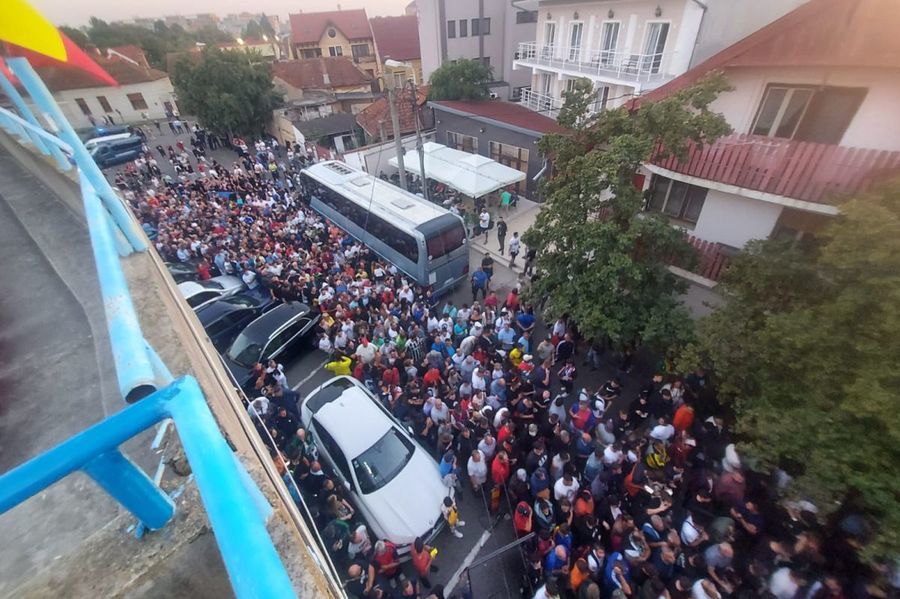 Oradea e în sărbătoare. Atmosferă incredibilă înainte de meciul cu FCSB