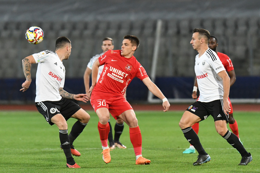 VIDEO | ”U” Cluj - FC Hermannstadt 1-0. Anselmo aduce calificarea în minutul 90+2!