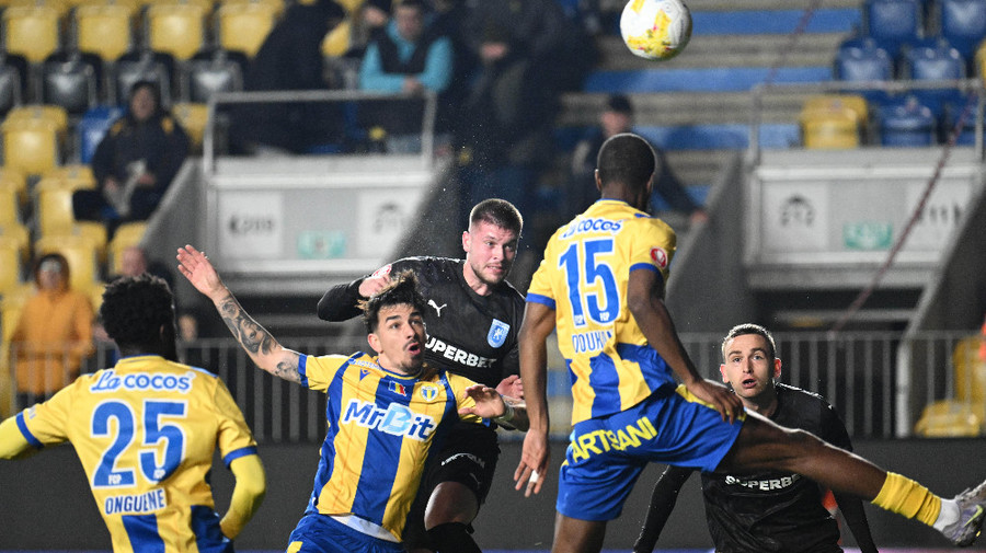 VIDEO | Petrolul Ploieşti - Universitatea Craiova 0-4. Victorie fără niciun pic de emoţii  pentru olteni