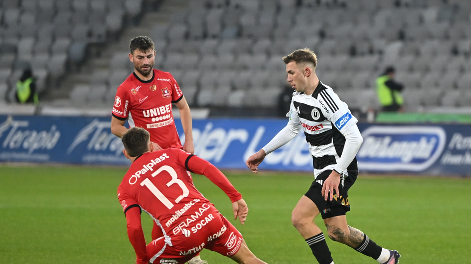 //i0.1616.ro/media/581/3142/38111/22366080/1/universitatea-cluj-fc-hermannstadt-superliga-superbet-7-12-2025-1.jpg