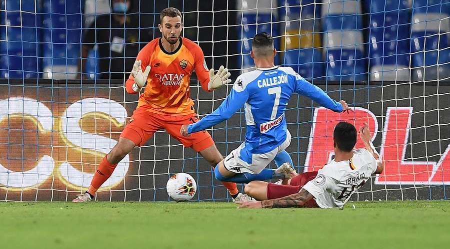 Napoli, victorie pe final, în derby-ul rundei din Serie A, contra celor de la AS Roma