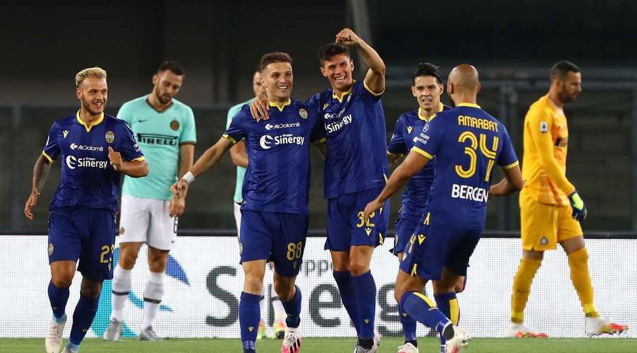 VIDEO | Inter, doar egal cu Verona. Trupa lui Conte ratează şansa de a urca pe locul 3 în Serie A. Finalul de sezon se anunţă extrem de strâns la podium