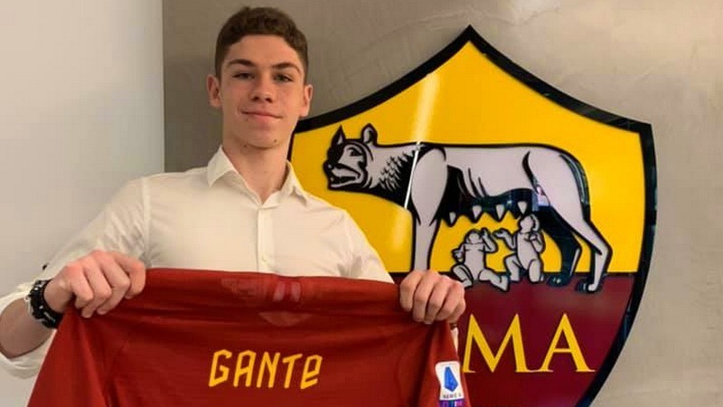 Speranţe pentru viitor. Încă un român în Serie A. Un fotbalist de 16 ani a semnat cu AS Roma