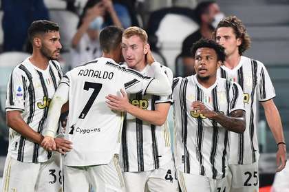Andrea Pirlo, debut perfect. Juventus - Sampdoria 3-0. Ronaldo a marcat şi a creat faza care a dus la golul noului transfer | VIDEO