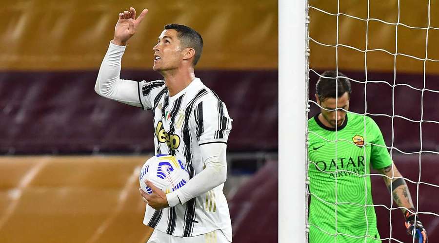 VIDEO | Spectacol pe ”Olimpico”. Ronaldo ”smulge” un punct pentru Juventus, care a terminat meciul cu AS Roma în inferioritate numerică