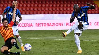 VIDEO | Inter cu Ionuţ Radu rezervă a făcut show cu Benevento. Lukaku, omul meciului