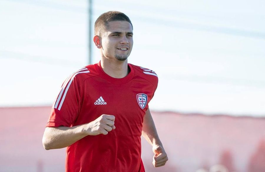 VIDEO | Cagliari a câştigat disputa cu Crotone. Răzvan Marin a fost titular şi a primit un cartonaş galben