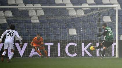 Sassuolo a urcat pe locul secund în Serie A, după victoria cu Benevento. Chiricheş nu a jucat 