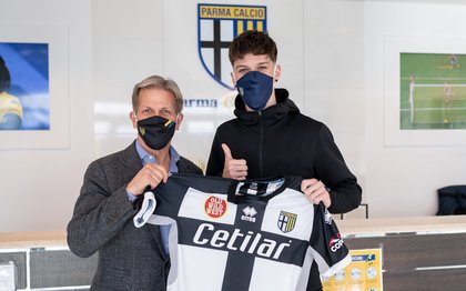 ULTIMA ORĂ | Dennis Man, prezentat la Parma! Ar putea debuta duminică, la Napoli, în direct pe Look Sport
