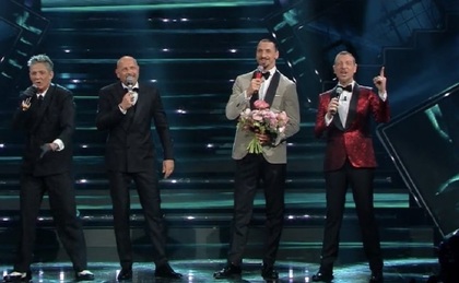 VIDEO | Ibrahimovici, dus de un fan cu motocicleta la Sanremo, după ce maşina i-a rămas blocată în trafic