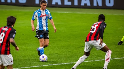 VIDEO | Adio titlu! AC Milan a pierdut cu Napoli şi distanţa faţă de liderul Inter e de 9 puncte 