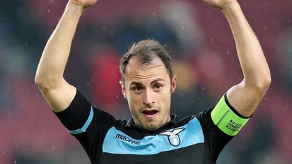 Fanii lui Dinamo nu l-au uitat! Mesaj special pentru Ştefan Radu, după ce a bătut recordul de prezenţe pentru Lazio