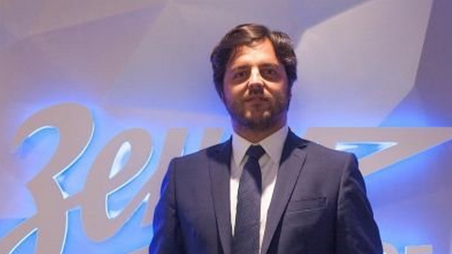 Parma pregăteşte o mutare de top: omul trecut pe la Milan, Juventus şi Man. United e aşteptat să-i conducă pe Man şi Mihăilă