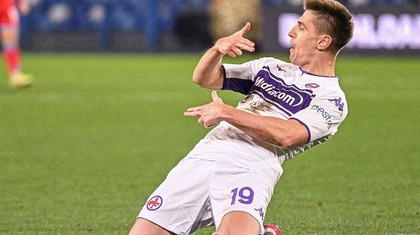 Fiorentina, în sferturile Cupei Italiei, după ce a învins cu 5-2 după prelungiri Napoli. Trei jucători au fost eliminaţi