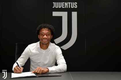 Cuadrado şi-a prelungit contractul cu Juventus pentru încă un sezon
