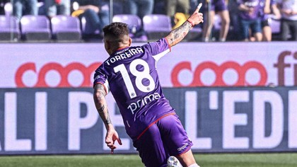 VIDEO | Fiorentina o învinge pe Venezia şi urcă pe locul 6 