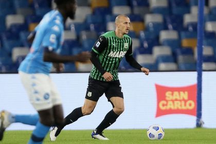 Două formaţii din Serie A vor să îl transfere pe Vlad Chiricheş de la Sassuolo