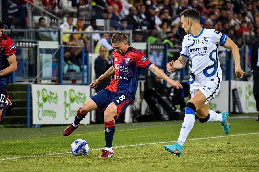 Răzvan Marin, împrumutat cu opţiune de cumpărare definitivă de Cagliari la Empoli