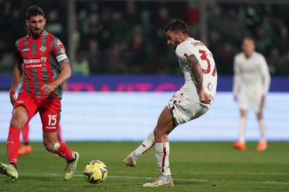 VIDEO | Cremonese - AS Roma 2-1. Surpriză imensă reuşită de echipa lui Vlad Chiricheş, românul a intrat de pe banca de rezerve