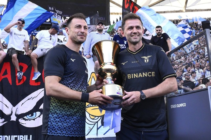 VIDEO | Ştefan Radu pune punct carierei de jucător, în uralele fanilor lui Lazio