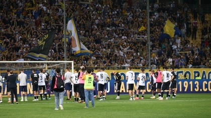 FOTO ǀ Legendarul Buffon a privit cu amărăciune neputinţa lui Man şi Mihăilă! Parma a ratat promovarea în Serie A