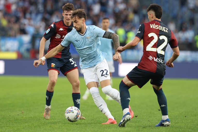 Lazio trece clar de Genoa şi se aproapie de podium