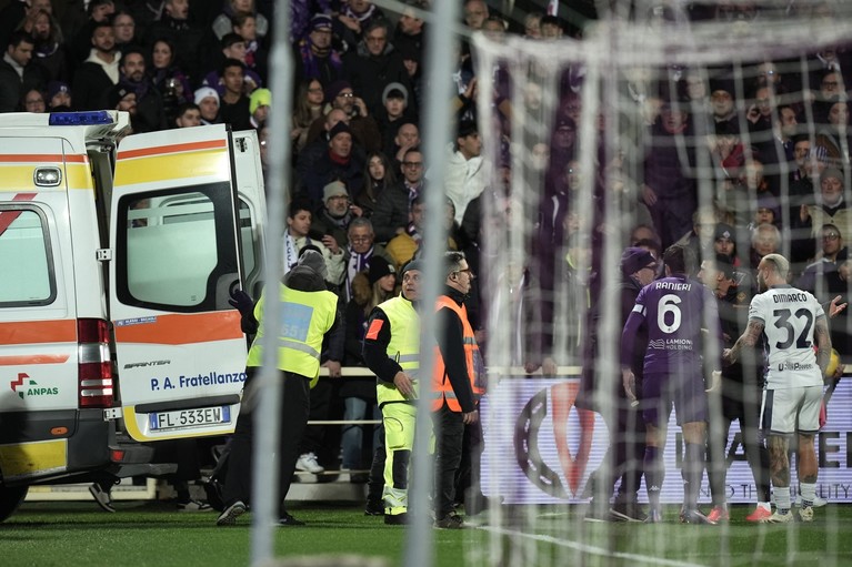 VIDEO | Scene „horror” în Fiorentina - Inter! Edoardo Bove s-a prăbuşit pe gazon şi partida a fost suspendată. UPDATE: Comunicatul dat de Fiorentina 