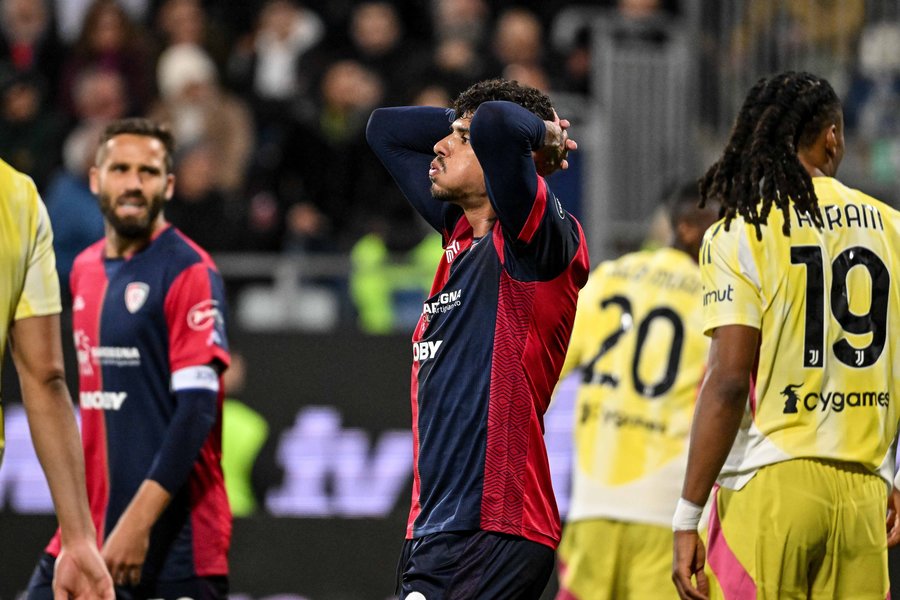 VIDEO | Florinel Coman, ghinionistul de serviciu în primul meci ca titular la Cagliari