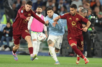 Treisprezece poliţişti răniţi în timpul derby-ului dintre Lazio şi AS Roma