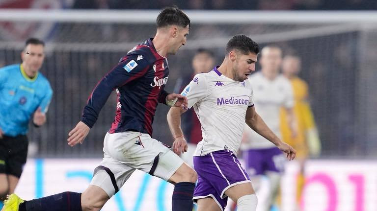 Fiorentina bate la Bologna şi iese de pe locurile retrogradabile