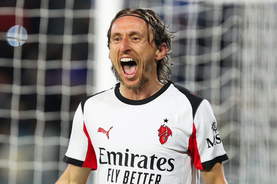 VIDEO | Luka Modric străluceşte şi la 40 de ani! Mijlocaşul croat a adus victoria lui AC Milan la Pisa, scor 2-1