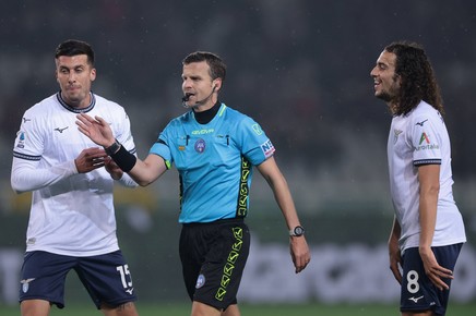 Arbitrul care l-a eliminat pe Pierre Kalulu la meciul Juventus - Inter Milano a fost ameninţat, poliţia îl îndeamnă să rămână acasă