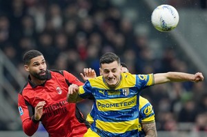 VIDEO | AC Milan - Parma 0-1. Rezultatul îl ţine pe Cristi Chivu la 10 puncte avans în fruntea campionatului