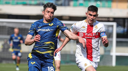 VIDEO | Verona - Genoa 0-2. Formaţia lui Dan Şucu urcă departe de zona retrogradării