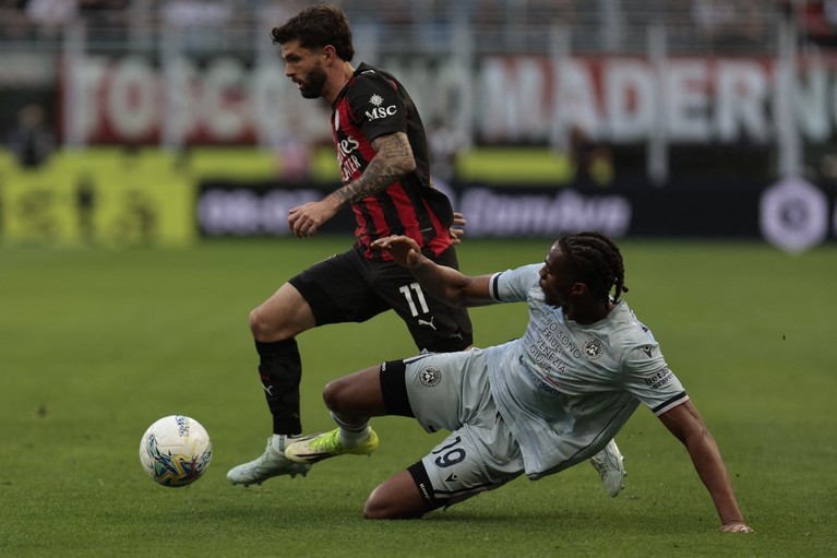 AC Milan, învinsă cu 3-0 de echipa lui Răzvan Sava