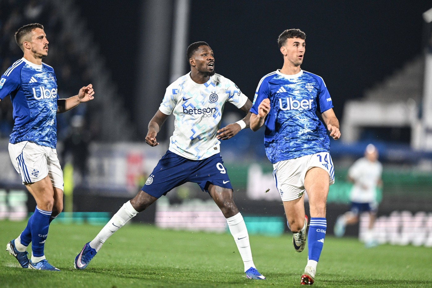 VIDEO | Como - Inter 3-4. Revenire fabuloasă pentru Cristi Chivu! Antrenorul român e cu o mână pe Scudetto! 