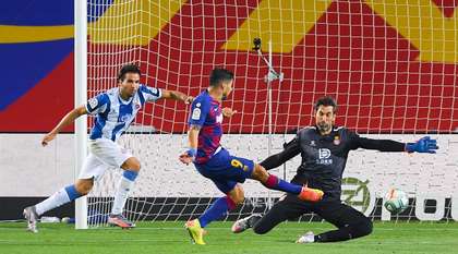 VIDEO | Barcelona, victorie muncită cu Espanyol, care a retrogradat matematic după 27 de ani. Fati, eliminat la 4 minute după ce a fost introdus pe teren