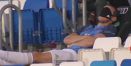 Relaţia dintre Bale şi Zidane nu mai există! Galezul a oferit imaginea serii: ce a făcut după ce a mimat somnul pe banca de rezerve. FOTO