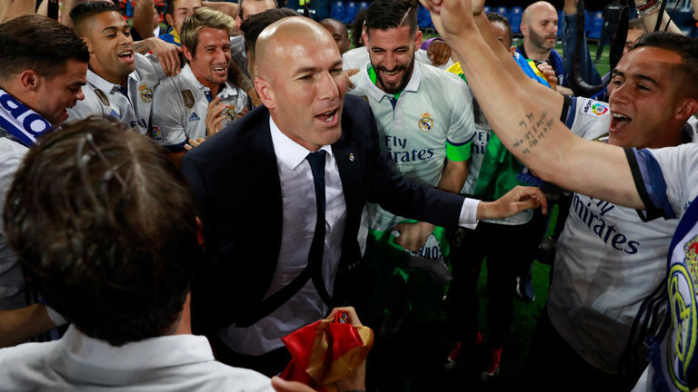 //i0.1616.ro/media/581/3142/38113/19421288/1/zidane.jpg