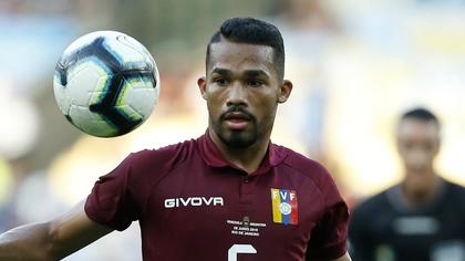 Valencia a transferat un fotbalist trecut pe la Manchester City